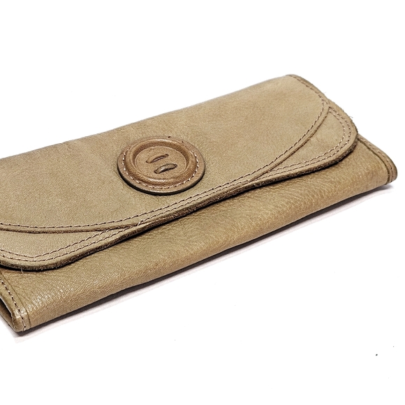 Fossil Leather Wallet - Picture 12 of 17